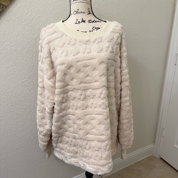 NWT--Free People Cable knit Sweatshirt Sweater with pockets sz L - Picture 3 of 8